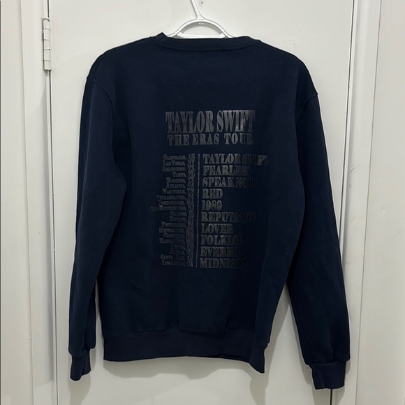 Taylor Swift The Eras Tour Black Sweater - Picture 2 of 2